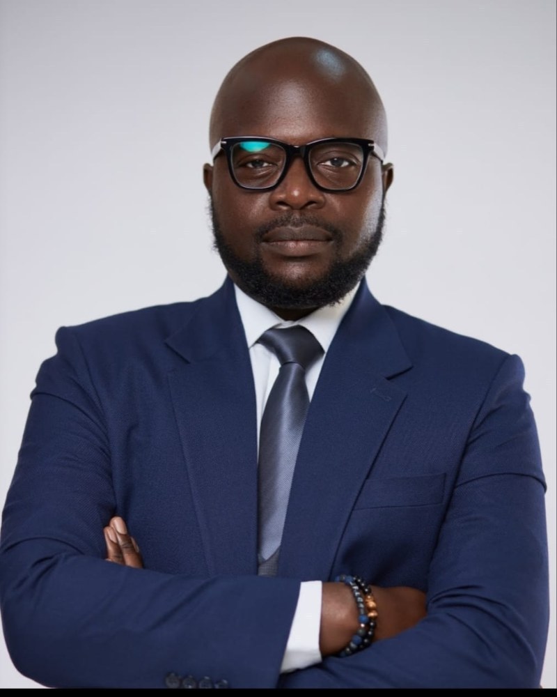 Fola Alade, Esq, LL. B, B.L, ASCMA (UK), FADRS, IADT (UK)